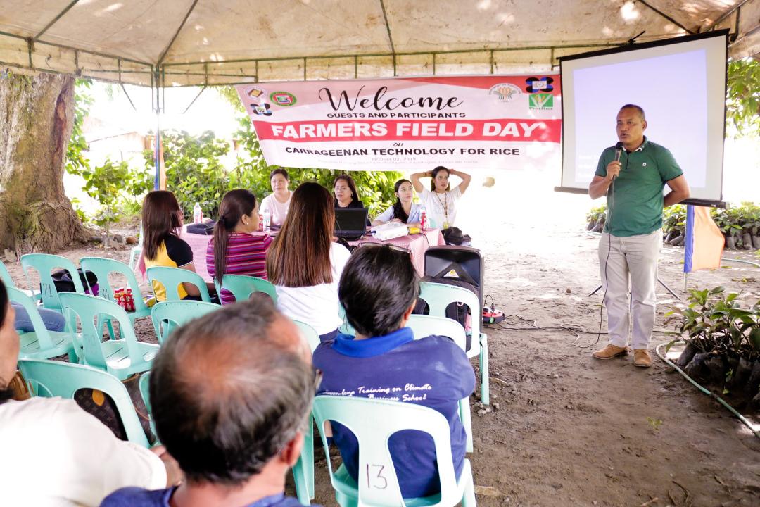 Provincial Rice Program Coordinator Rodolfo P. Aranzado talks on the yield performance of hybrid rice in response to Bigante Plus in various fertilizer applications of Carrageenan PGP during the "Farmers Field Day on Carrageenan Plant Growth Promoter Technology for Rice: A Grant to Rice Farmers in Lanao del Norte" held at the Provincial Nursery in Kapatagan town, October 2. (PIO LDN)