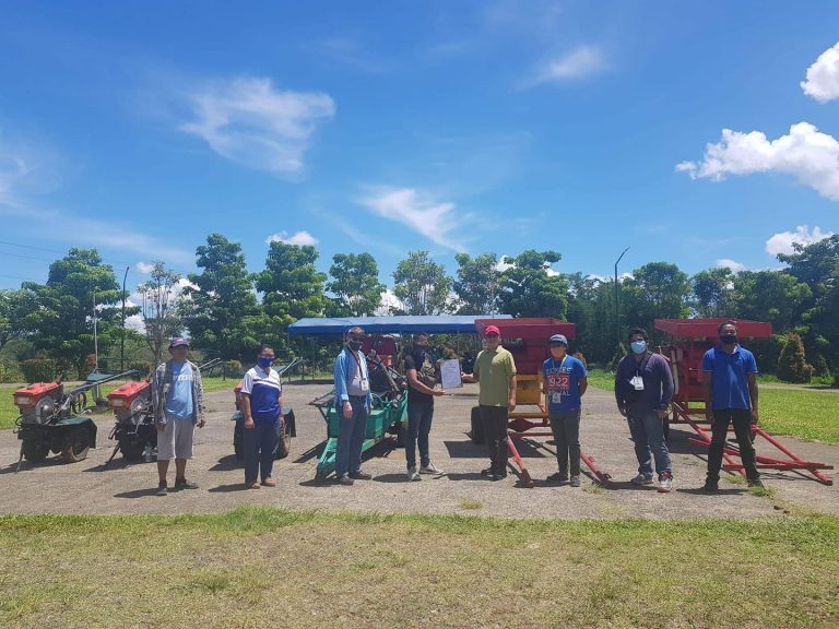 Bukidnon farmers get new agri equipment from DA NorMin